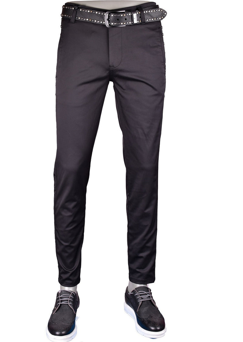 Black trousers op with silver side stripe